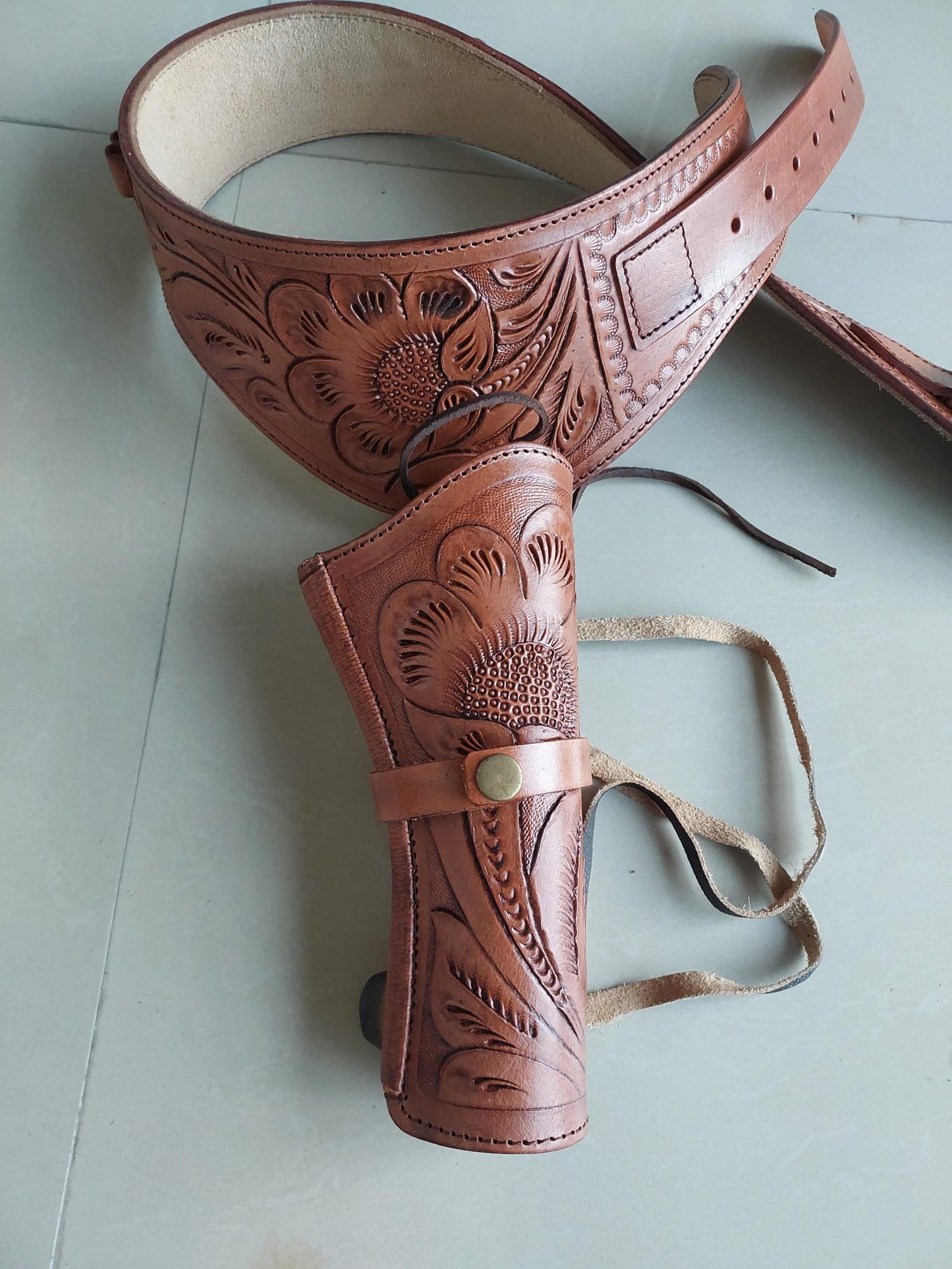 Light Brown Western Revolver Holster Belt – Handmade Tooled Leather – Fits 3.5" to 8.9" Barrel – .22 .38/357 .44/45 Cal