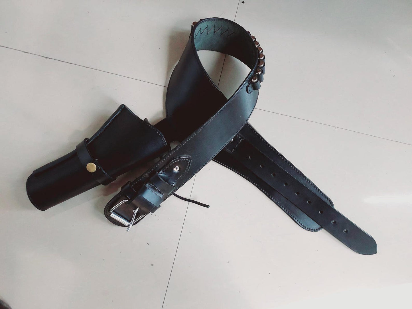 Western Gun Holster Belt – Cowgirl Style – Handmade Full-Grain Black Leather – Fits 3.5" to 8.9" Revolvers – .22 .38/357 .44/45 Cal