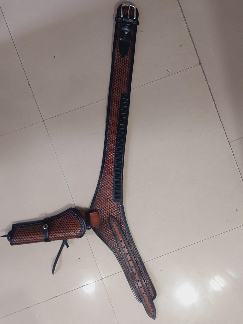 Western Gun Holster with Belt – Handmade Leather Holster for Revolvers – Fits 4" to 6.5" Barrel – Cowboy Fast Draw Style – Right Hand Draw