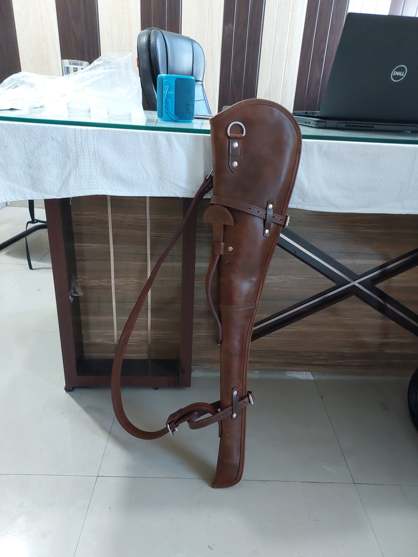 Western Style 33” Rifle Scabbard in Vintage Brown Full Grain Leather – Vintage Cowboy Gear Display