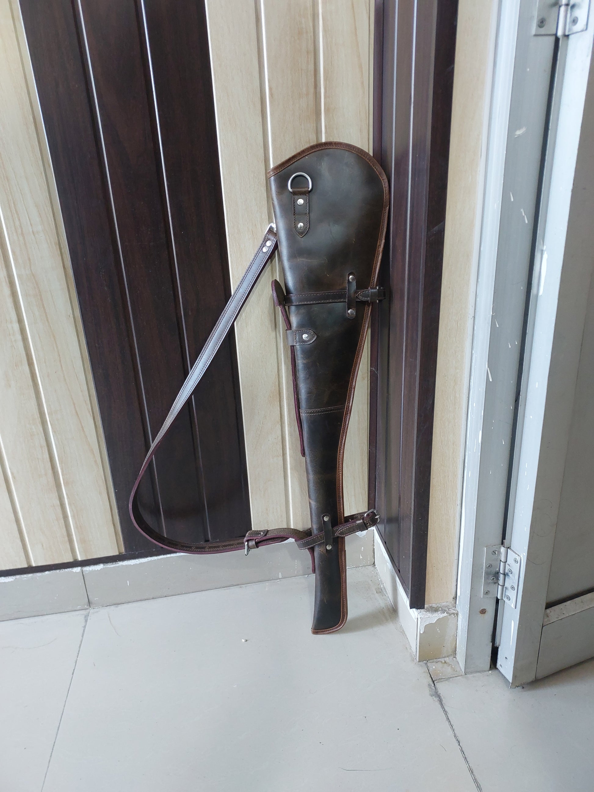 Western Rifle Scabbard, Leather Rifle Scabbard, Full Grain Leather Gun Case, Cowboy Rifle Holder, Lever Action Scabbard, 33 Inch Rifle Case, Saddle Gun Scabbard, Handmade Leather Scabbard, Rifle Case for Marlin Henry Winchester, Western Gun Accessories
