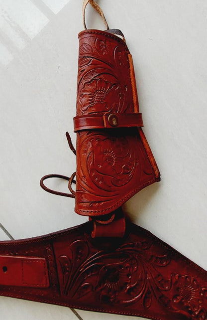 Western Cowboy Gun Holster Belt – Handmade Genuine Tooled Leather – Old West Style – Fits .22, .38/357, .44/.45 Cal Revolvers – Christmas Gift for Him