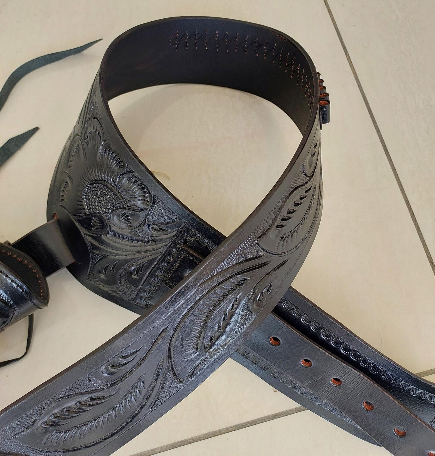 Handmade Western Leather Gun Holster & Belt – Tooled Cowboy Style – Fits .44/45 Cal – Old West Gift for Him – Christmas Special