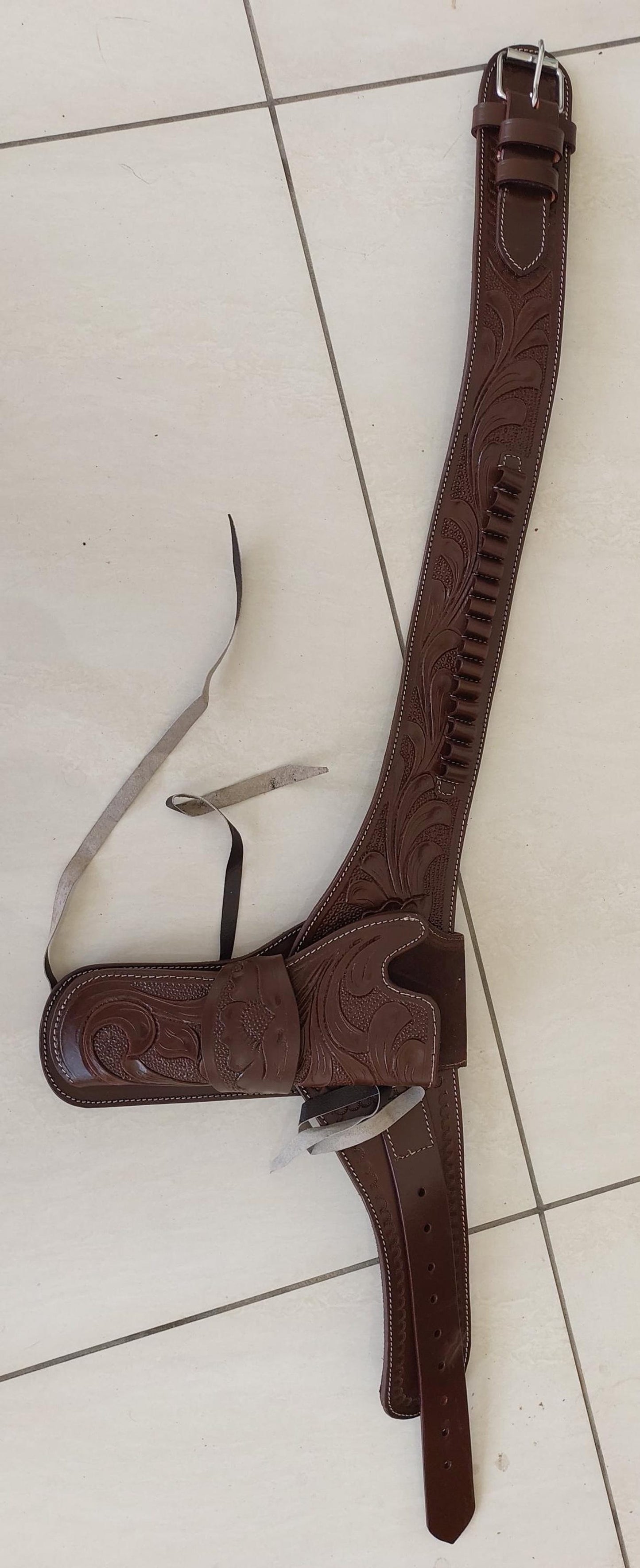 Western Leather Black Gun Holster  Belt – Handmade Old West Cowboy Style – Tooled Case for .22, .38/357, .44/45 Revolvers – Brown