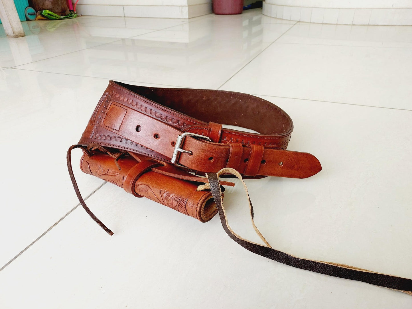 Western Cowboy Gun Holster Belt – Handmade Genuine Tooled Leather – Old West Style – Fits .22, .38/357, .44/.45 Cal Revolvers – Christmas Gift for Him