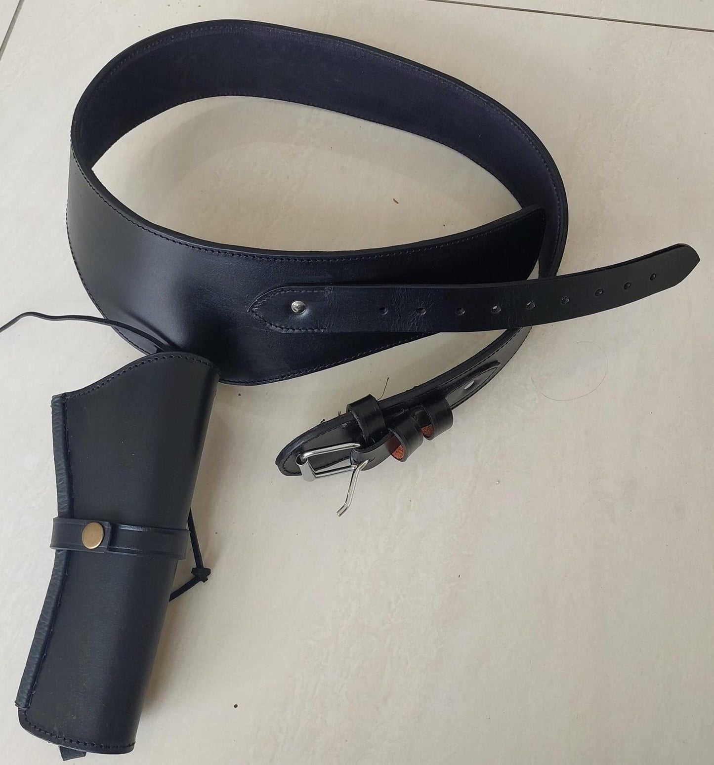 Handmade Western Gun Holster Belt – Black Genuine Leather – Old West Cowboy Style – Fits .22, .38/357, .44/45 Cal Revolvers – Great Christmas Gift for Him