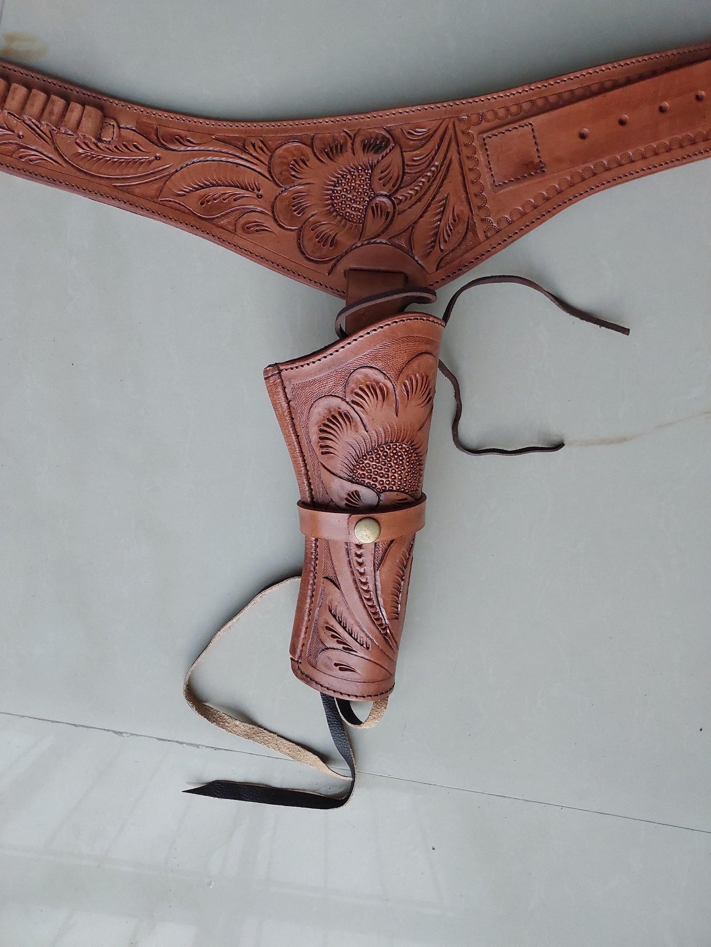 Light Brown Western Revolver Holster  Belt – Handmade Tooled Leather – Fits 3.5" to 8.9" Barrel – .22 .38/357 .44/45 Cal
