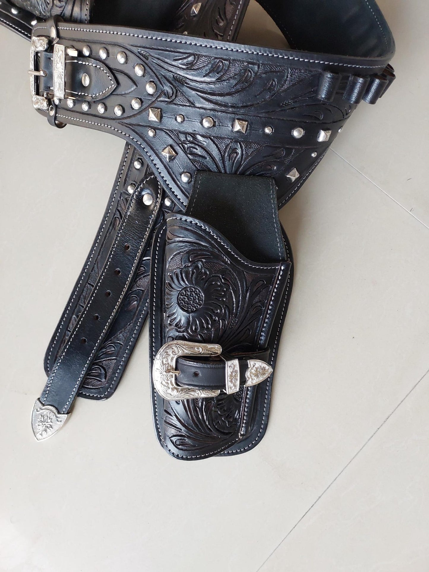 Cowgirl Western Gun Holster Belt – Dual Holsters – Tooled Black Leather – Fits 3.5" to 8.9" Revolvers – .22, .38/357, .44/45 Cal