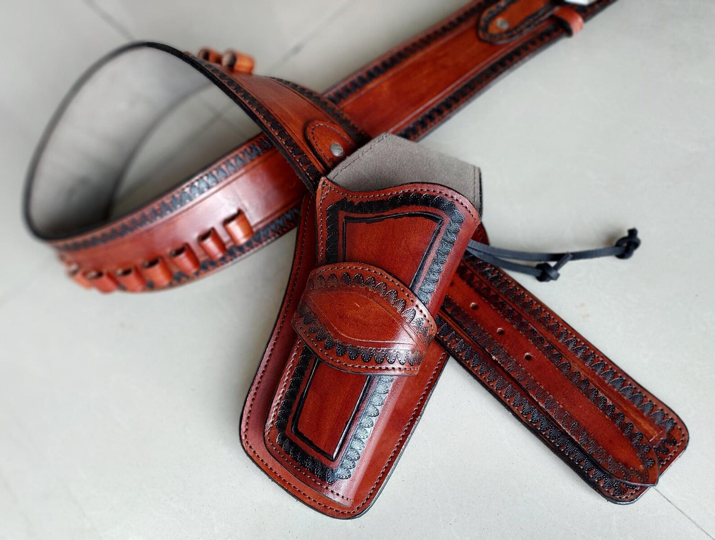 Western Gun Holster & Belt – Handmade Old West Cowboy Style – Genuine Leather – Fits .22, .38/.357, .44/.45 Revolvers