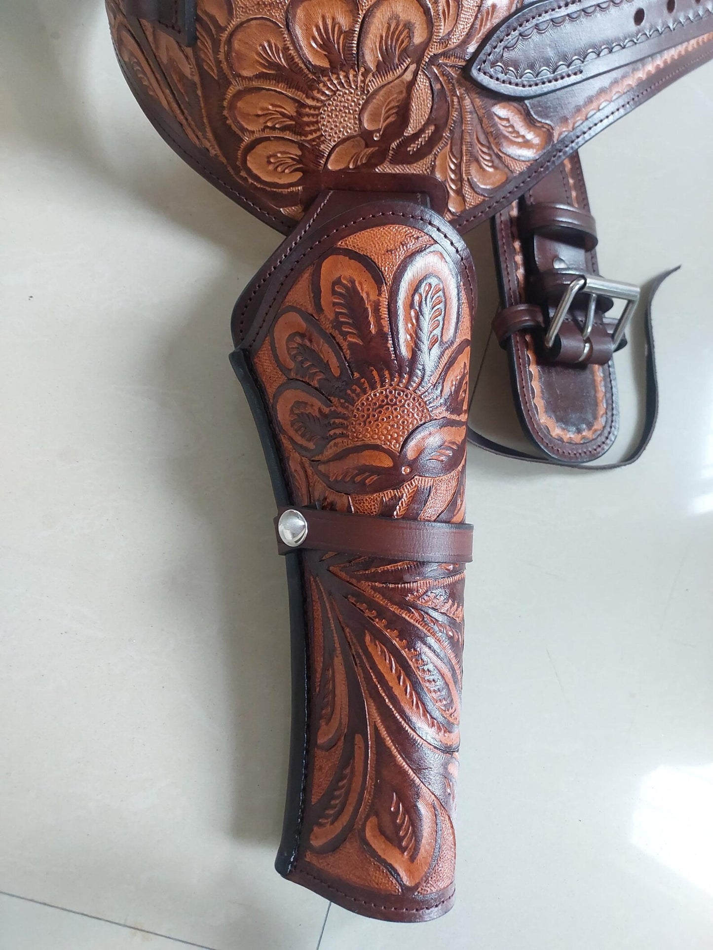 Western Gun Holster Belt – Handmade Dual Color Full Grain Leather – Fits 3.5" to 8.9" Revolvers – .22 .38/357 .44/45 Cal
