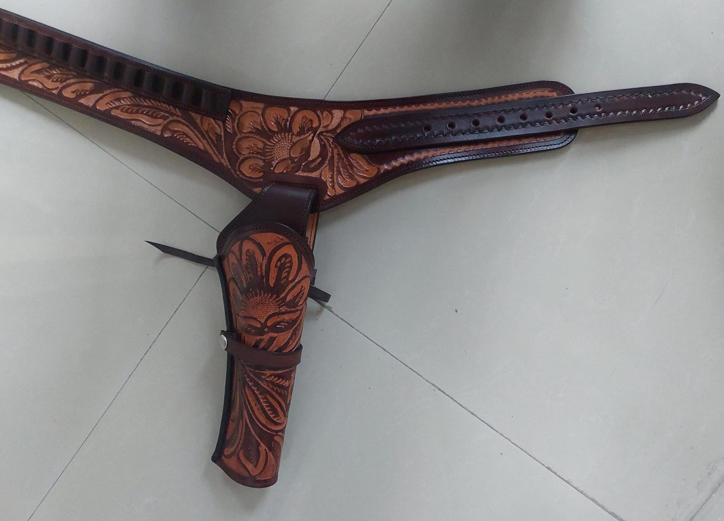 Western Gun Holster Belt – Handmade Dual Color Full Grain Leather – Fits 3.5" to 8.9" Revolvers – .22 .38/357 .44/45 Cal