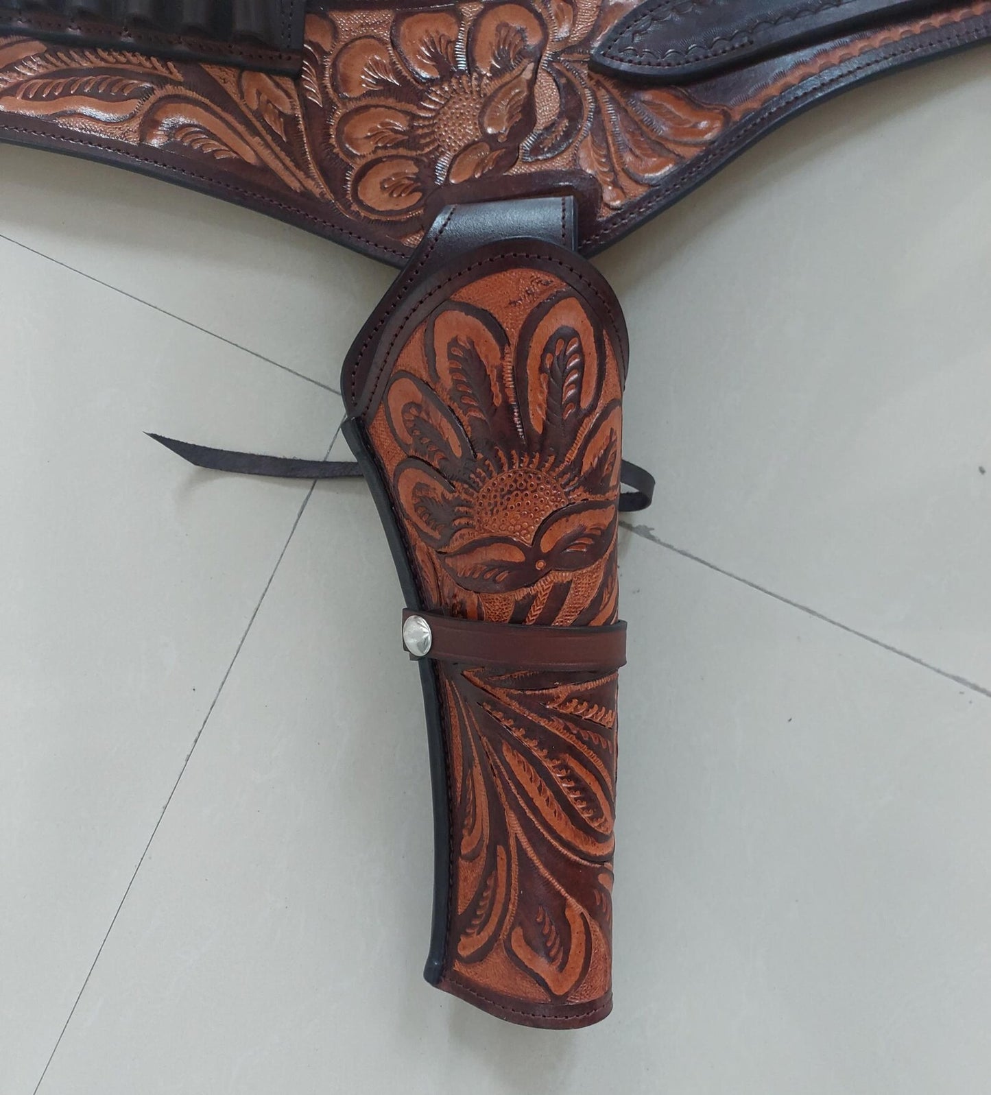 Western Gun Holster Belt – Handmade Dual Color Full Grain Leather – Fits 3.5" to 8.9" Revolvers – .22 .38/357 .44/45 Cal