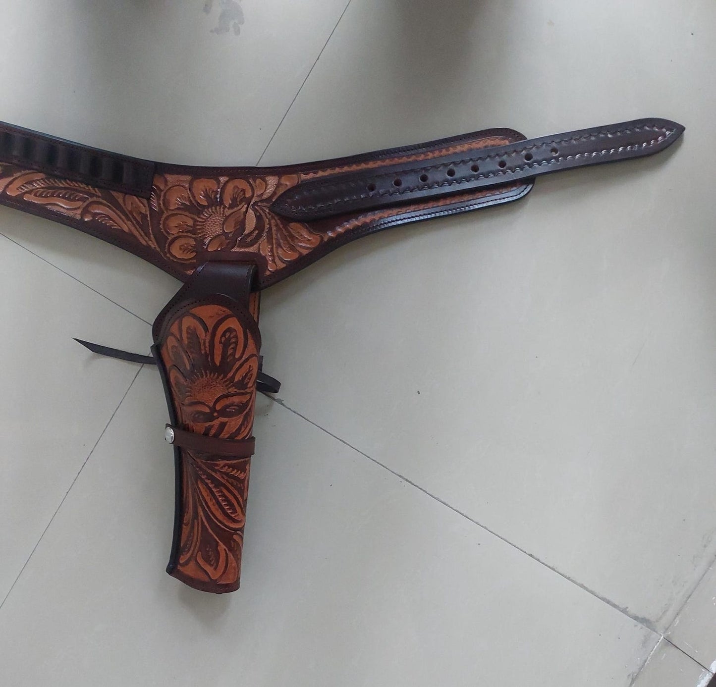 Western Gun Holster Belt – Handmade Dual Color Full Grain Leather – Fits 3.5" to 8.9" Revolvers – .22 .38/357 .44/45 Cal