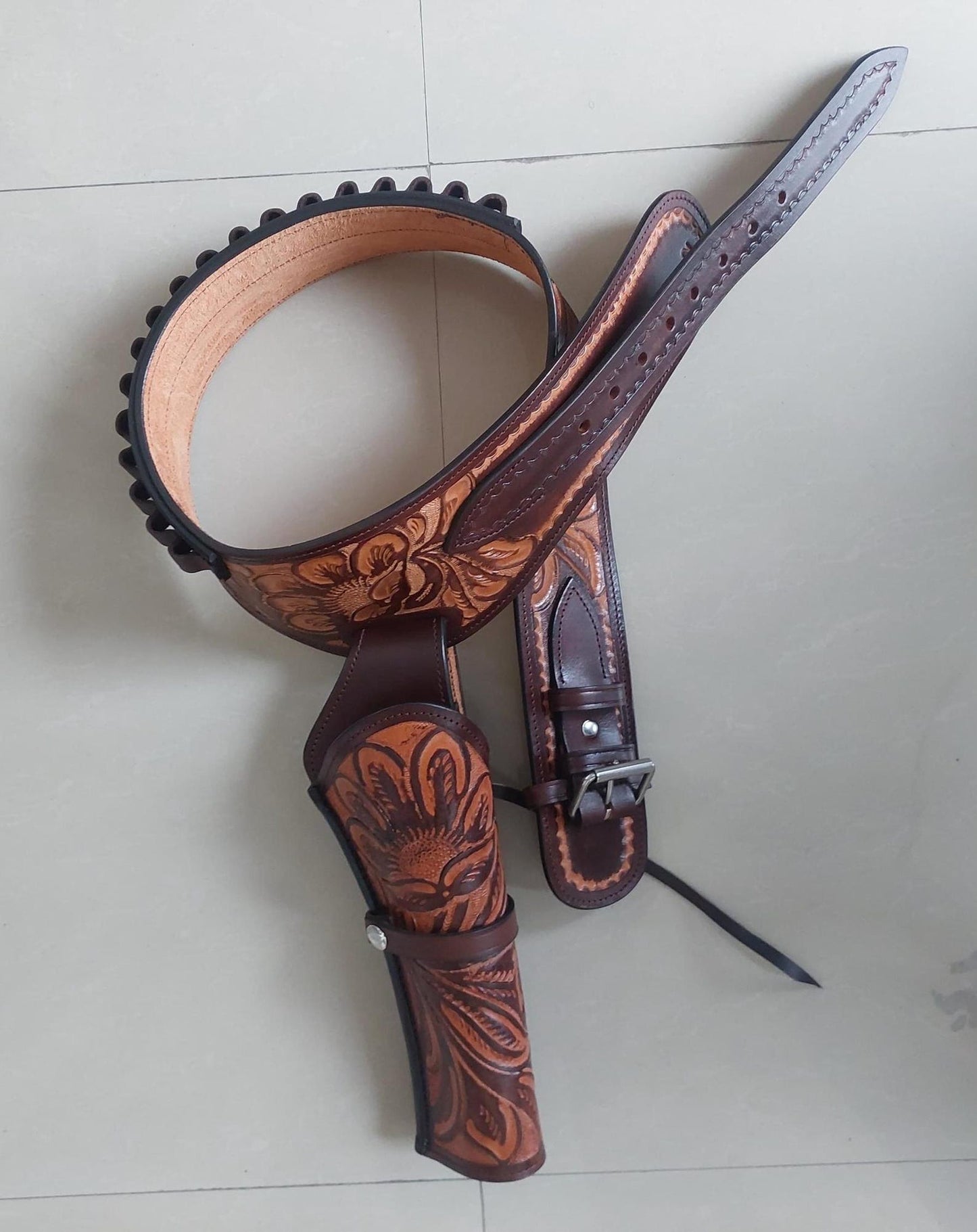 Western Gun Holster Belt – Handmade Dual Color Full Grain Leather – Fits 3.5" to 8.9" Revolvers – .22 .38/357 .44/45 Cal