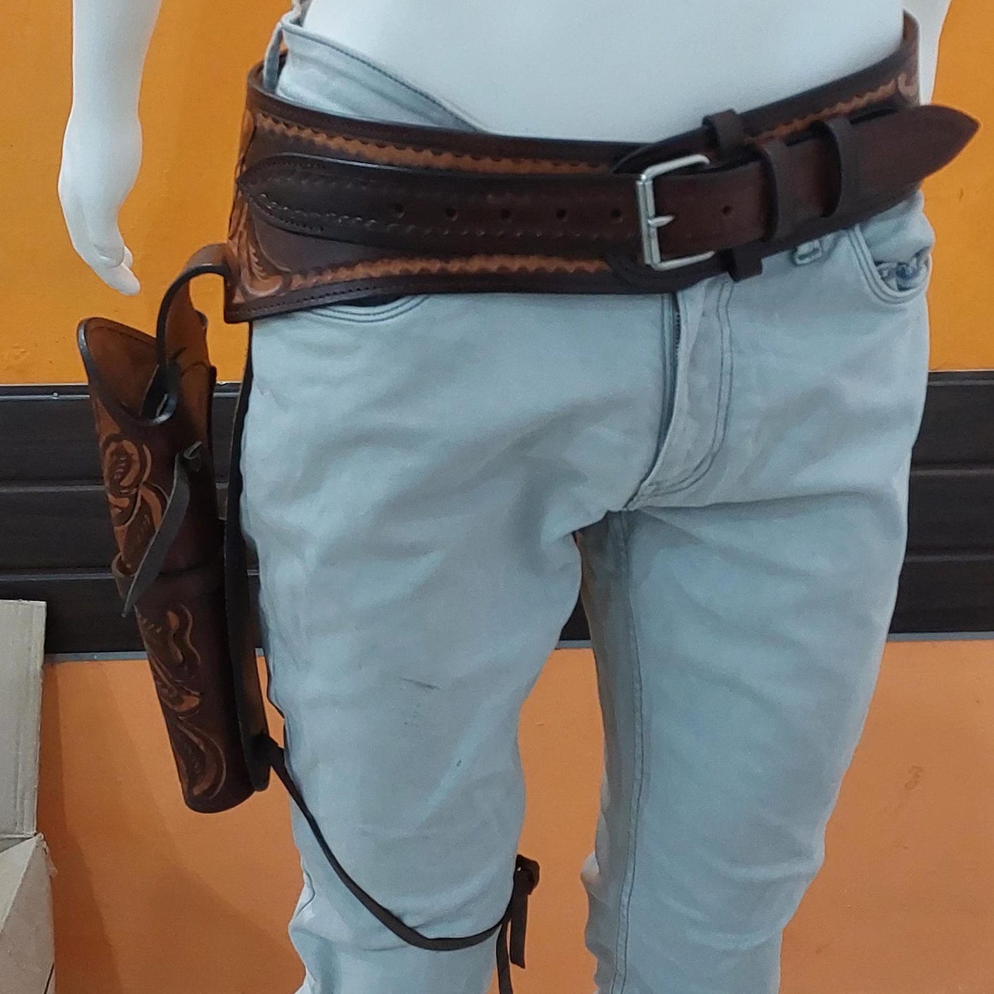 Cowboy Western Leather Gun Holster with Belt – Right Hand Draw – Handmade – Fits 3.5" to 8.9" Revolver – .22, .38/.357, .44/45 Cal