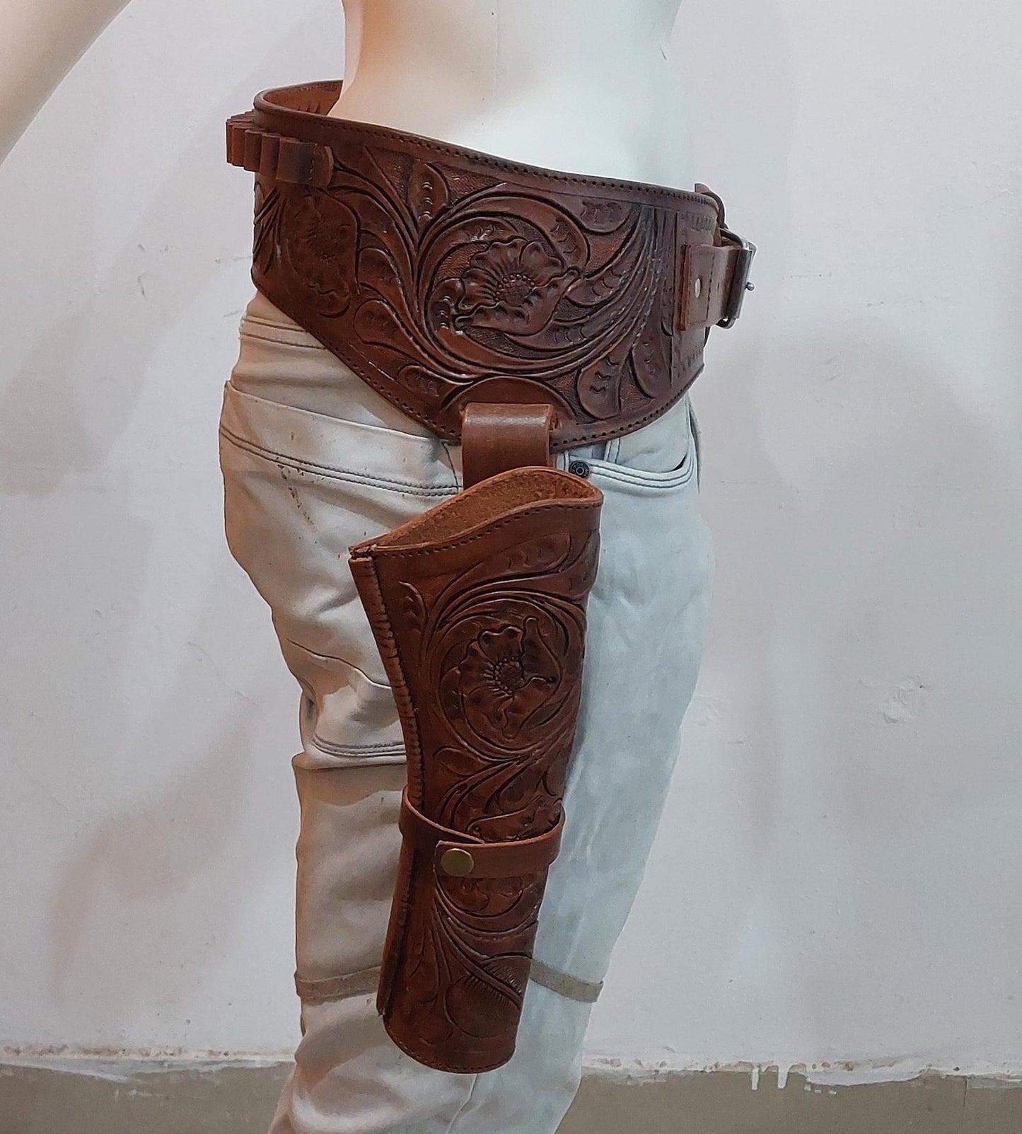 Dual Western Revolver Holster  Belt – Handmade Cowboy Leather Rig – Fits .22, .38/357, .44/45 – 4" to 6.5" Barrels