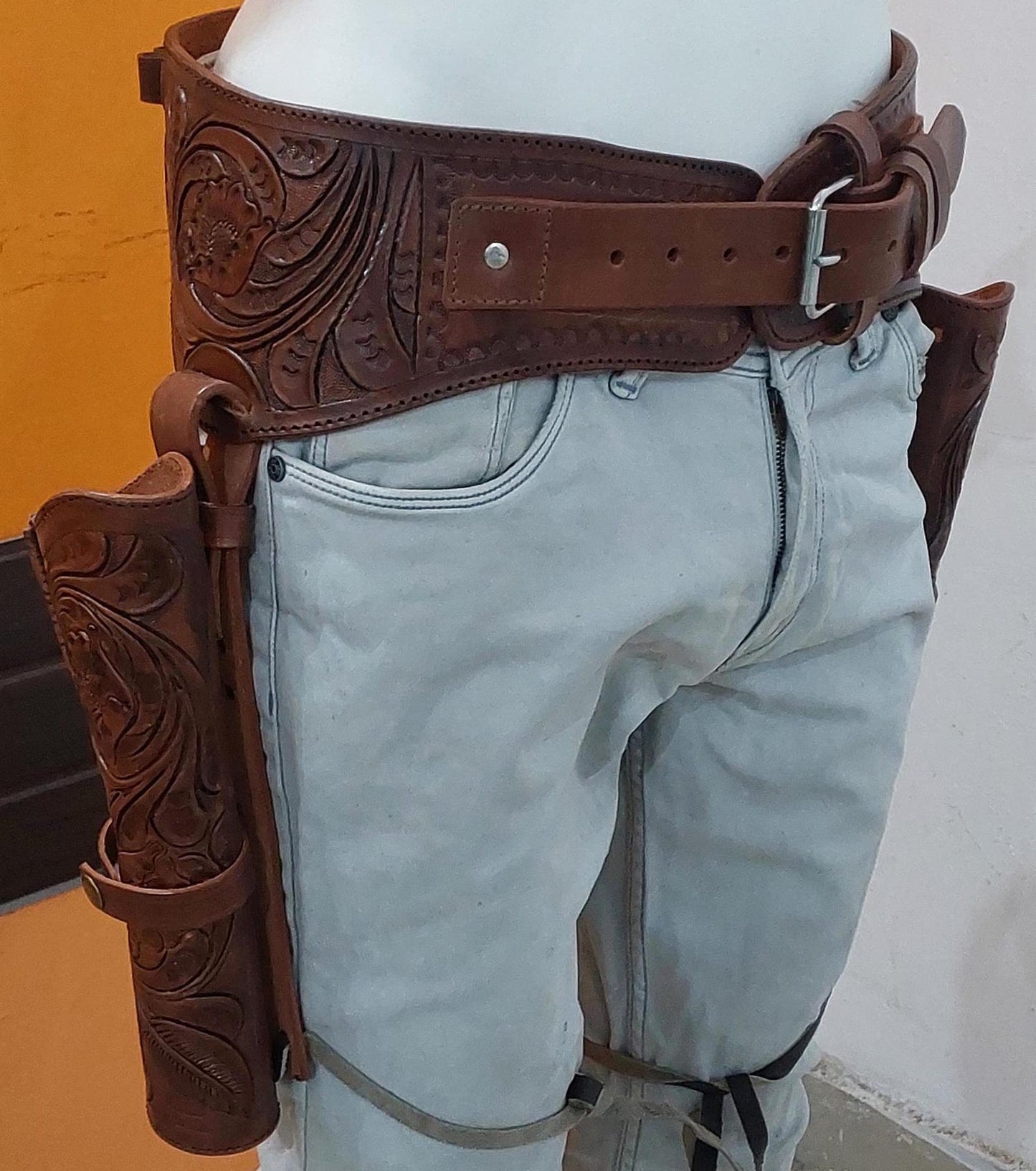 Western Cowboy Dual Cross Draw Gun Holster with Belt – Hand Tooled Leather – Fits 7" Barrel Revolvers – .22, .38/357, .44/45 Cal