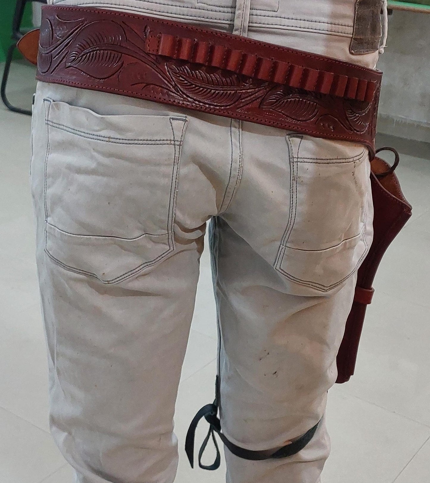 Custom Handmade Leather Revolver Holster Belt – Dual Color – Western Cowboy Style – Fits .22 .38/357 .44/45 Cal