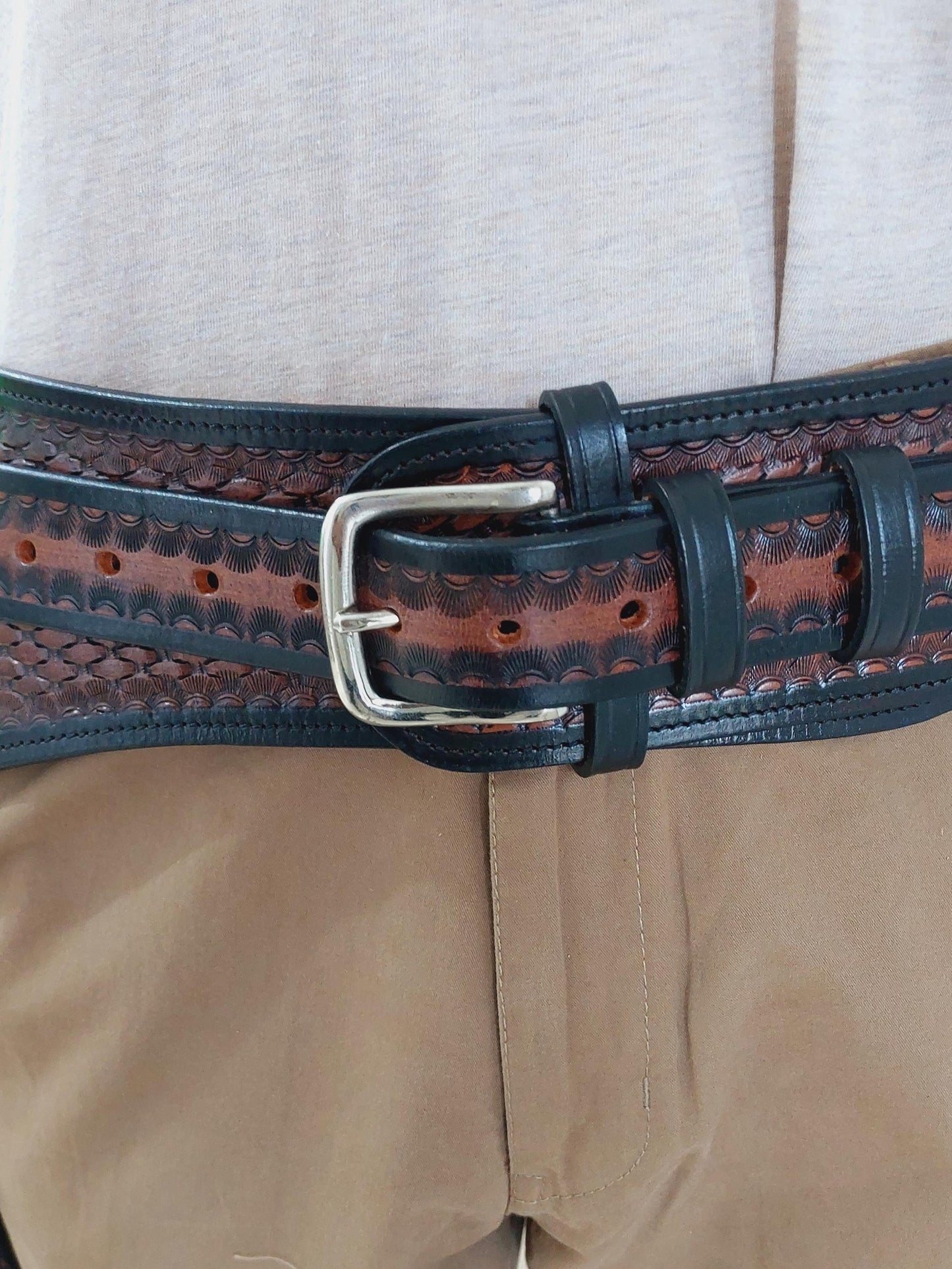 Handcrafted Western Leather Gun Holster & Belt – Right Hand Draw – Fits 3.4" to 8.9" Revolver – .22 .38/357 .44/45 Cal – Cowboy Style