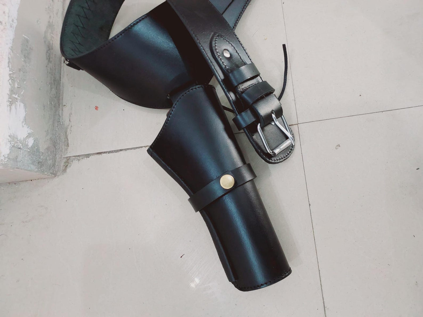 Western Gun Holster Belt – Cowgirl Style – Handmade Full-Grain Black Leather – Fits 3.5" to 8.9" Revolvers – .22 .38/357 .44/45 Cal