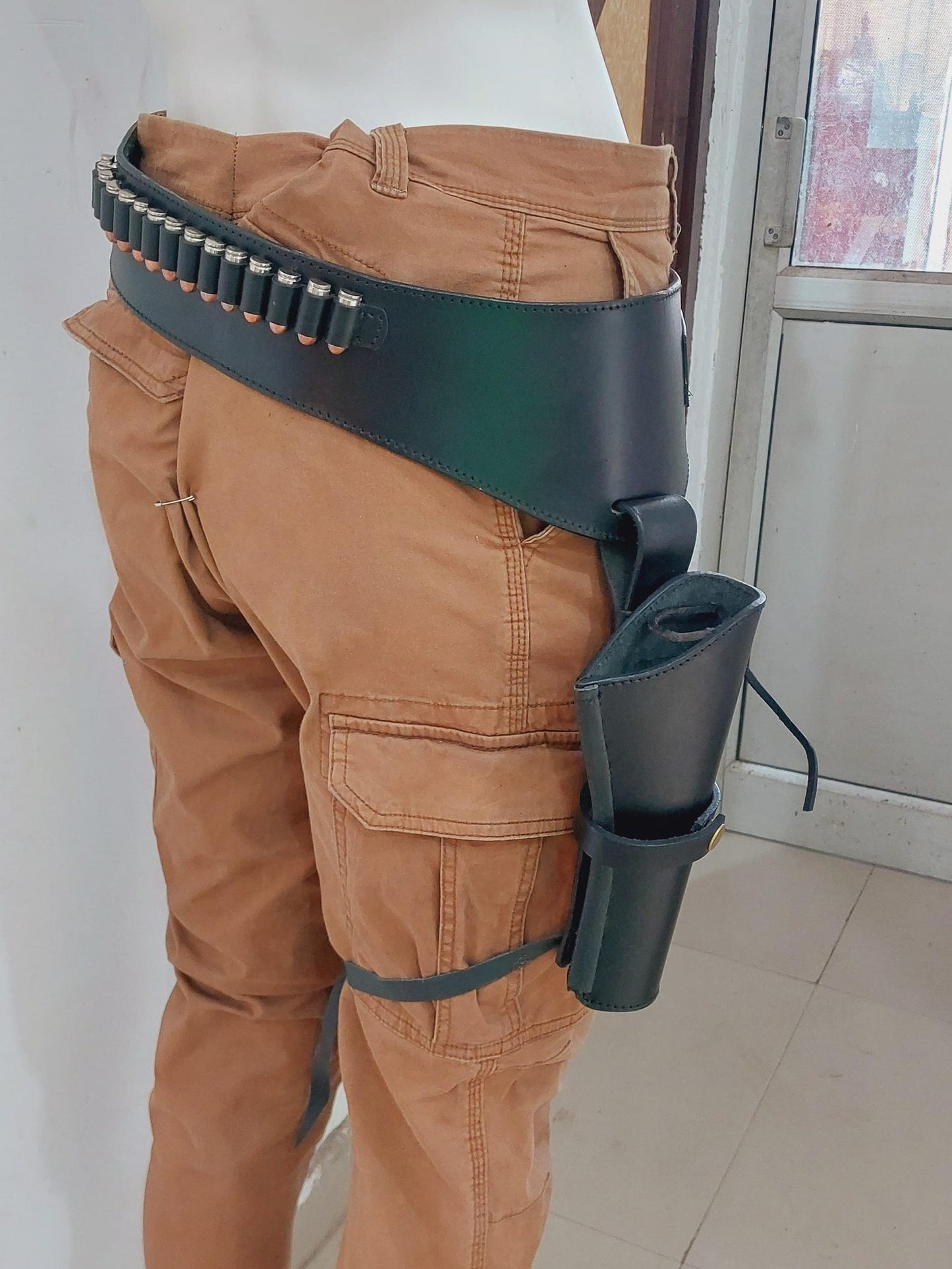 Western Gun Holster Belt – Cowgirl Style – Handmade Full-Grain Black Leather – Fits 3.5" to 8.9" Revolvers – .22 .38/357 .44/45 Cal